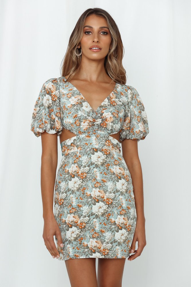 Green Floral Sort Sleeve Bodycon Summer Mini Dress. Women's Green Floral Oped Back Short Bell Sleeve Tight Summer Dress.